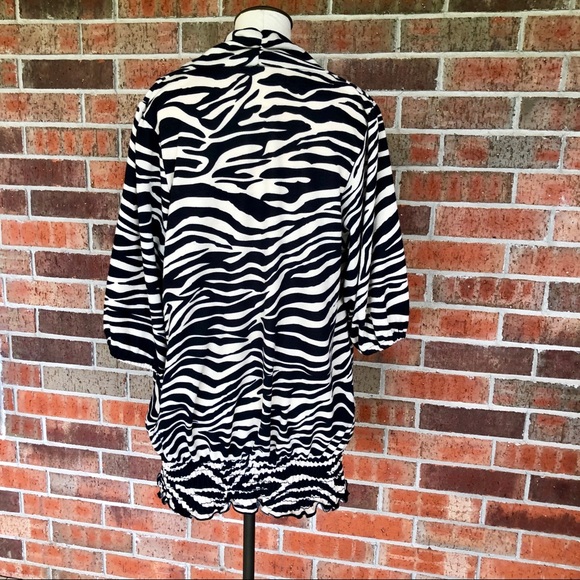 Women’s Plus Size 2X EYESHADOW, Animal Print Top - Picture 4 of 7